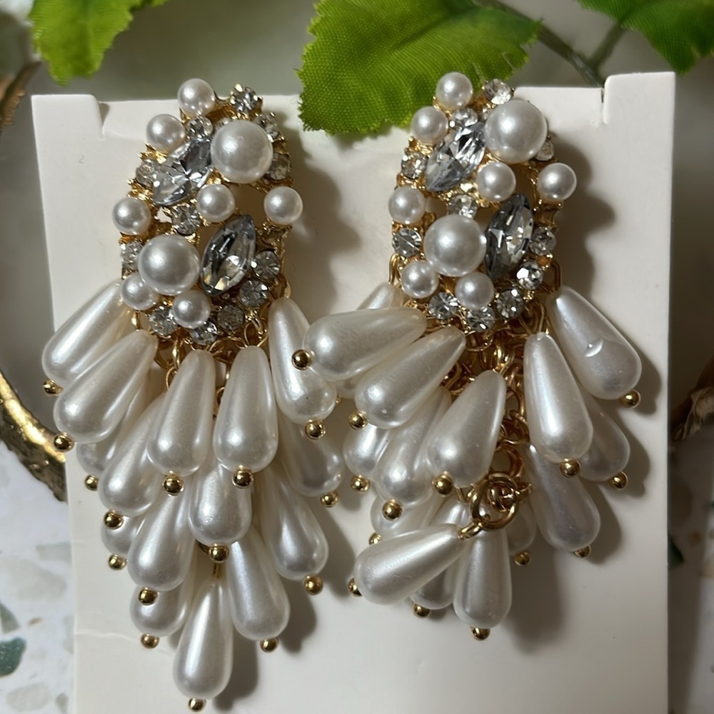Pearl Cluster Crystal Dangle Earrings - Picture 7 of 14